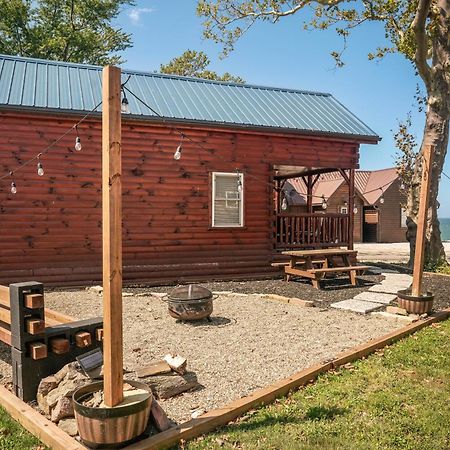 Charming Lakeview Cabin Near Geneva-On-The-Lake! Ashtabula Εξωτερικό φωτογραφία