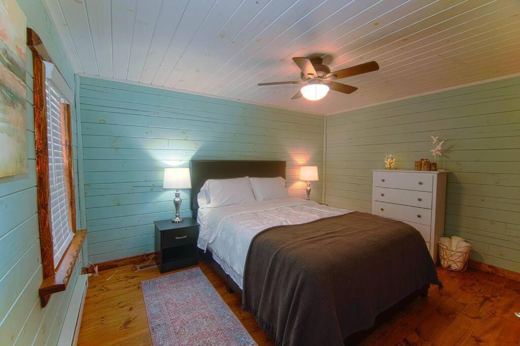Charming Lakeview Cabin Near Geneva-On-The-Lake! Ashtabula Εξωτερικό φωτογραφία