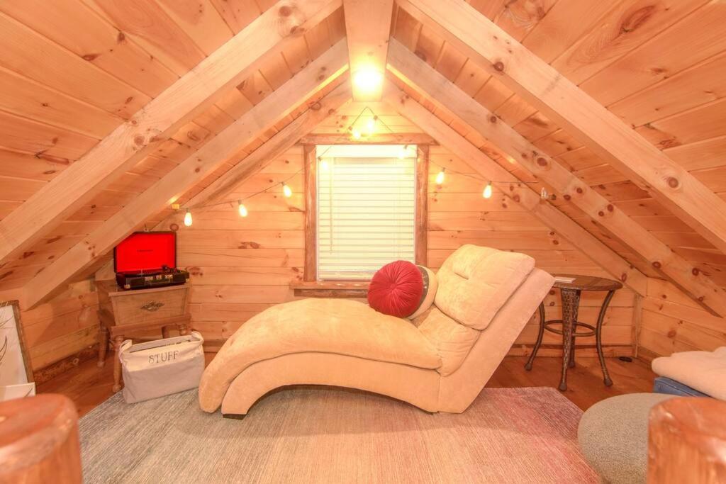 Charming Lakeview Cabin Near Geneva-On-The-Lake! Ashtabula Εξωτερικό φωτογραφία